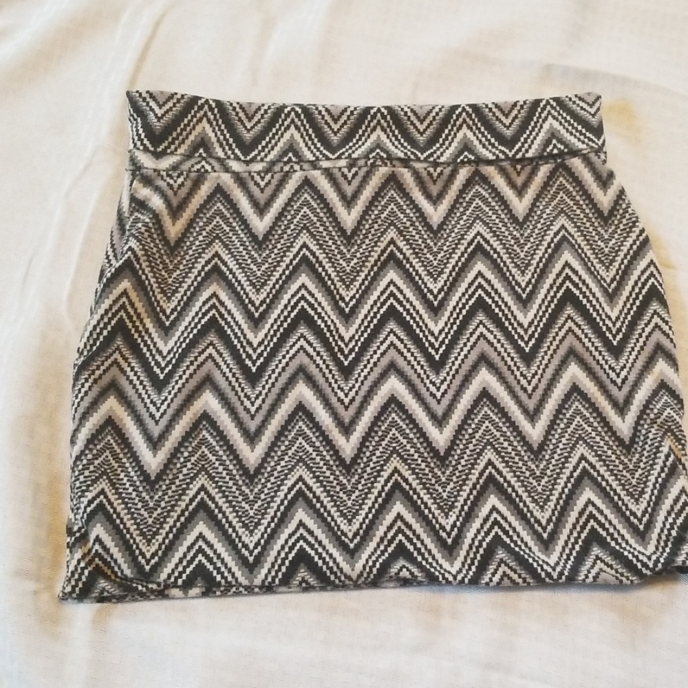 Lily rose mini skirt T shirt material size L